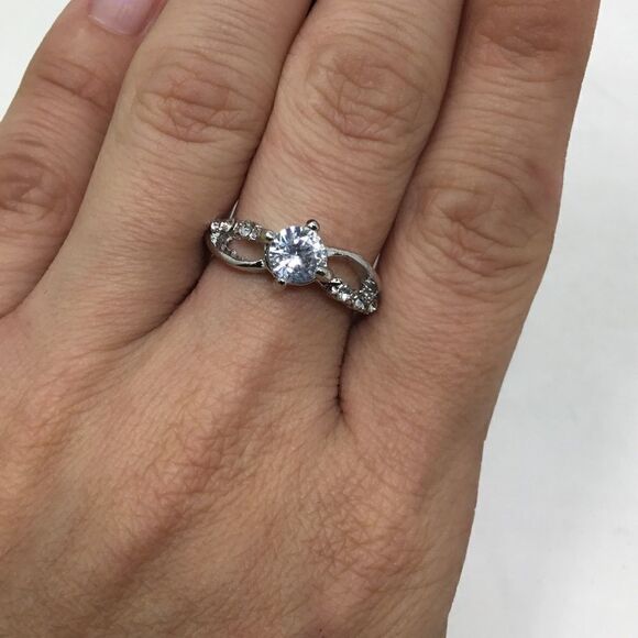 3/4 ct. CZ Intertwined Setting Fashion Ring (H15) - Picture 1 of 6